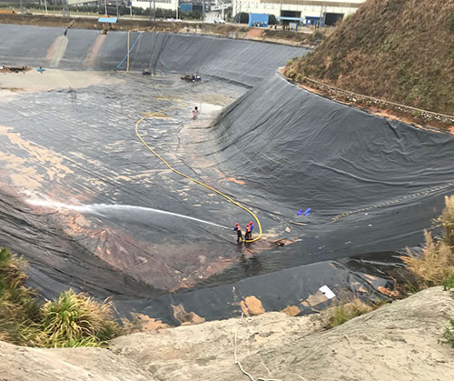 石阡废水池清理